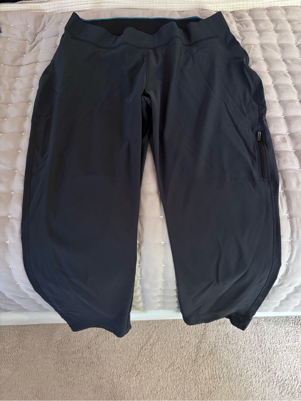 Columbia women’s lightweight Black Athletic Pants